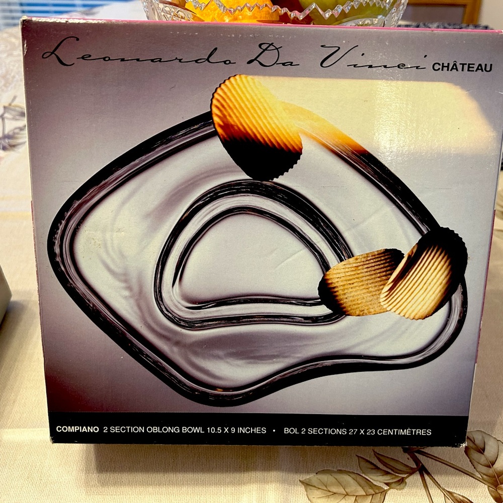 Leonardo Da Vinci Chateau 2 Section Oblong Bowl